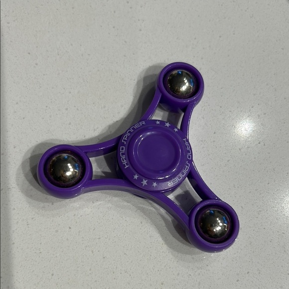 3/$10 Red and Blue Puzzle Spinners for Endless Fun excellent conditions - Picture 3 of 6